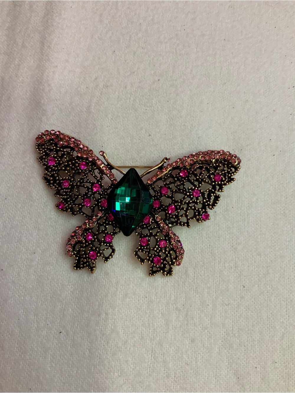 Beautiful Butterfly Crystal Brooch/Pendant in Emerald Green and Hot Pink (Y-11)